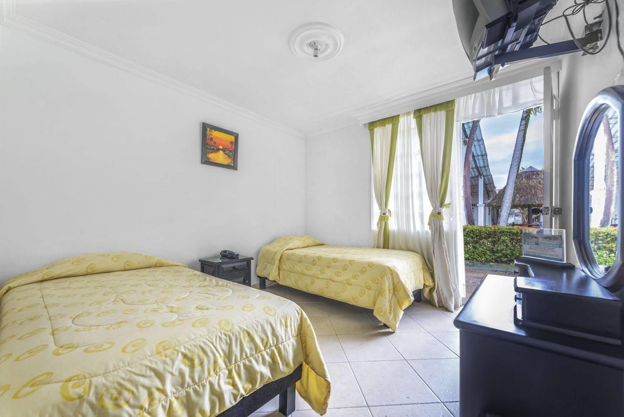 Santa Barbara Hotel Country Villavicencio Exterior photo